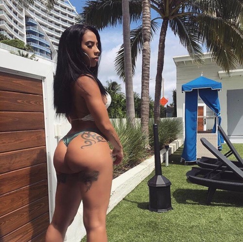 bigpapij9:  Sexy AF…
