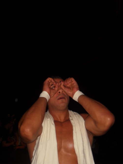 rwfan11:  Alberto Del Rio- “I see you checking me out!” 