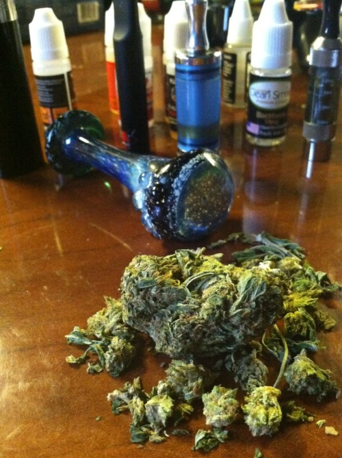 condthor:  Stoner Sunday c: #dank #bignug #mybowl #sopretty