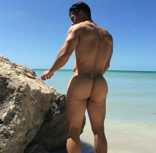 pumploveruniverse:  pornotherapie:  IG estebancoach  Esteban Rivera