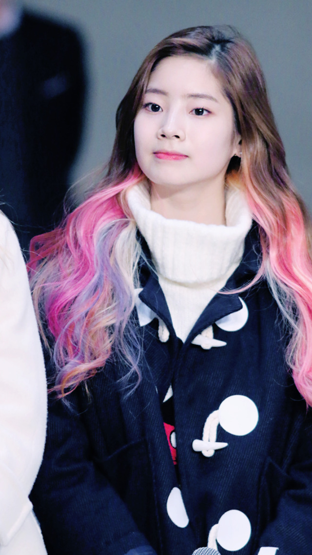 seoulicons:  dahyun wallpapers/lockscreens© to @itsyulsic &amp; like or reblog