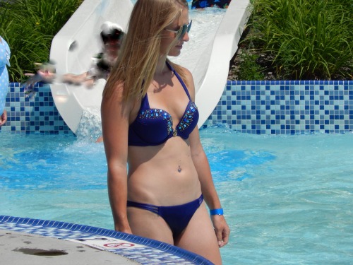 eageral:candidca.com/threads/cute-young-milf-in-blue-bikini-at-the-water-park.22/Join 