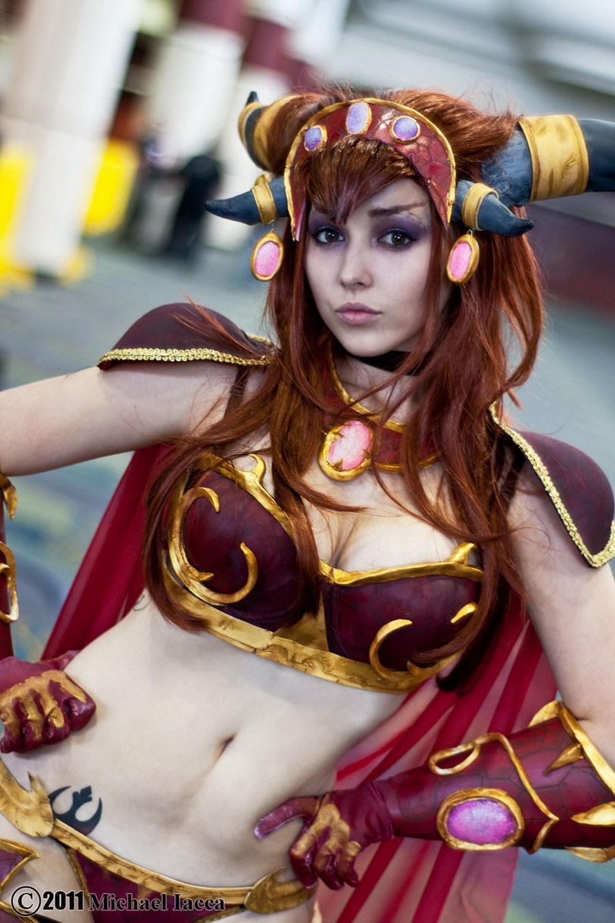 hotcosplaygirl:Cosplay girl