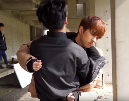 heres vixx snuggling one another well except hyuken 