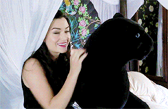 lauraholliis:    Darling Mansion Tour with Natasha Negovanlis   