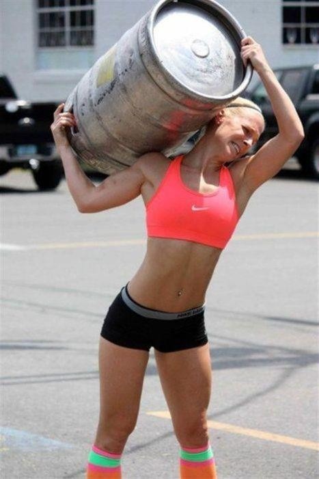 fitgymbabe:  Instagram: @FitGymBabes Click Here For More Sexy Fitness Chicks on Tumblr    Check out the new workout video section, with tons of free lose weight fast workout vids!