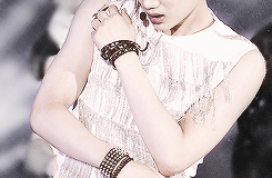 alluric-blog:  Reasons to love Kim Jongin: His arms. 