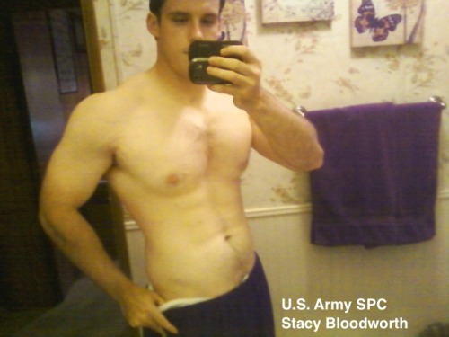 hotandexposed:  Awesome submission: U.S. Army Specialist, exposed.