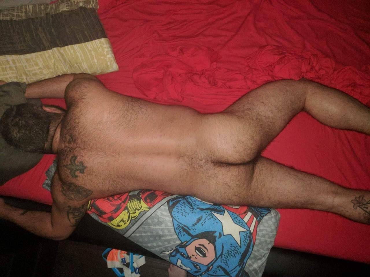 boydonick:  My roommate is my personal photographer now lol @inked-hulk