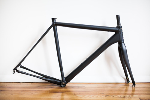 cycleangelo: Pino got a new frame for the new year. Can’t wait to see it built up and out on the ro