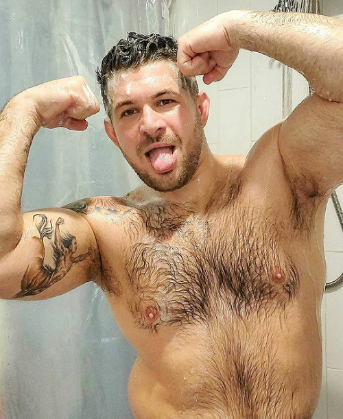 yoursporadiccollectorduck: bbeardedguy:D O M I N I C   M.(@thedonkeybear) Hot and cute cub!