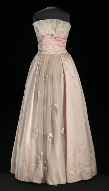 fashionsfromhistory: Evening Dress Ann Lowe 1959 National Museum of African American History and Cul