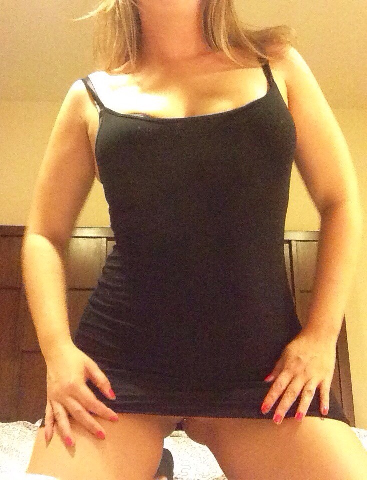 storylifeofo:  Getting ready to go out with some girlfriends! ;)