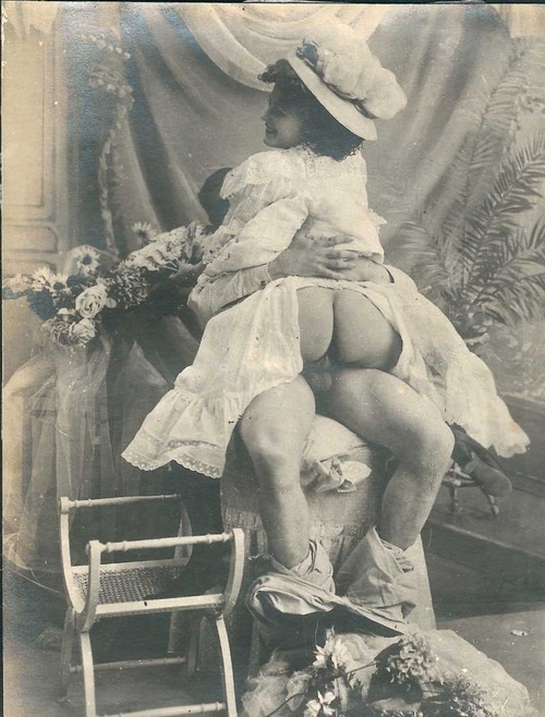 Today I am thankful for Victorian and Edwardian women having sex in ridiculous hats