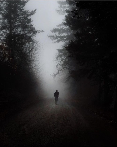 rodeo-adv-labs: Heading into the darker months with @deweynielsen #flaanimal (at Oregon)www.