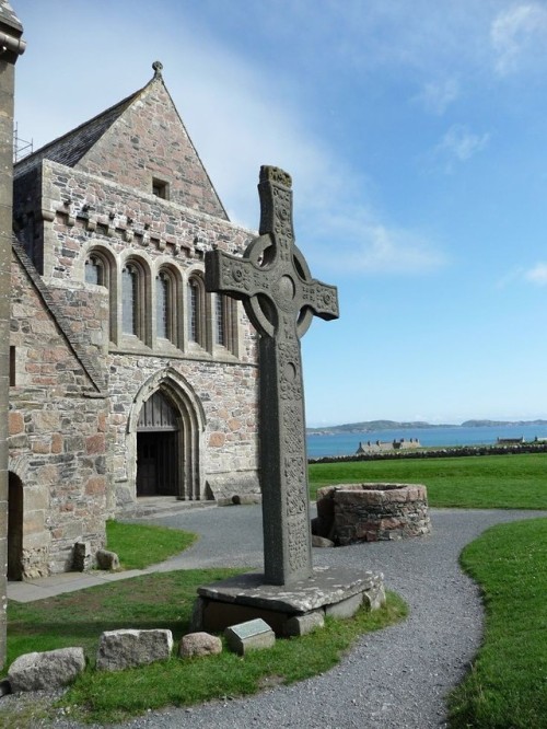 Ancient stone cross on the Island of Iona, Scotland. There were near to a 1000 of these on the Islan