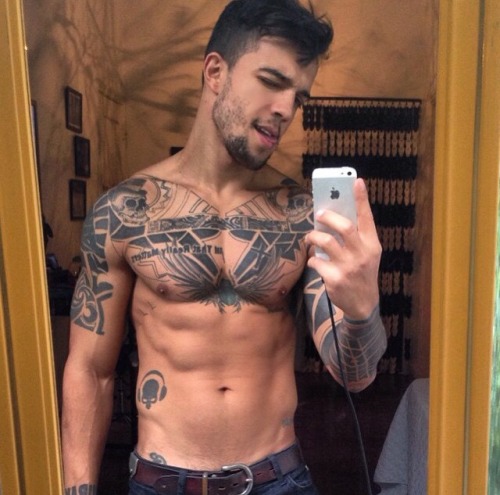 guymirrorphone:  also Follow NSFW page: guymirrorphone-rated-x