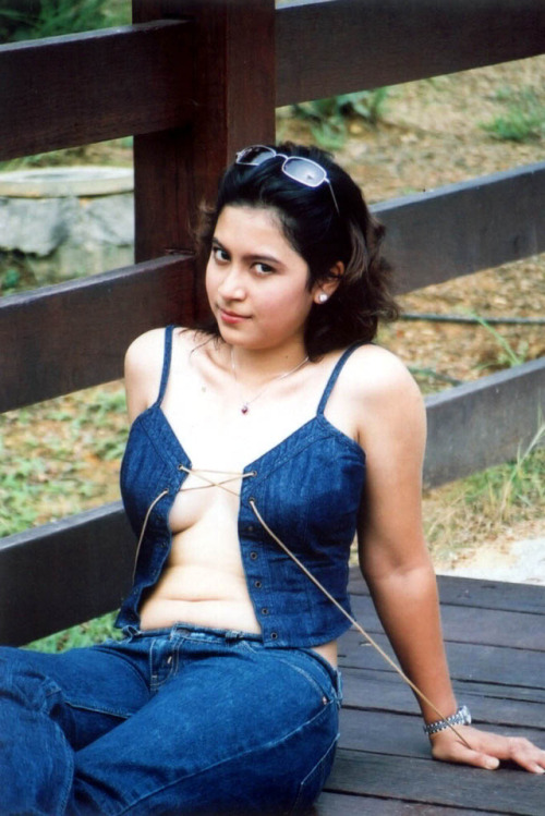 nurrhannani: long-love:Atol dalam drama mak cun. Erummm boleh tahan besar tetek atol ni. Nama sebena