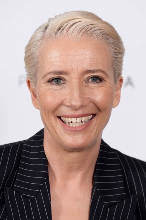 middleagedwomen-curves:Emma Thompson at the screening of King Lear - Londres 2018