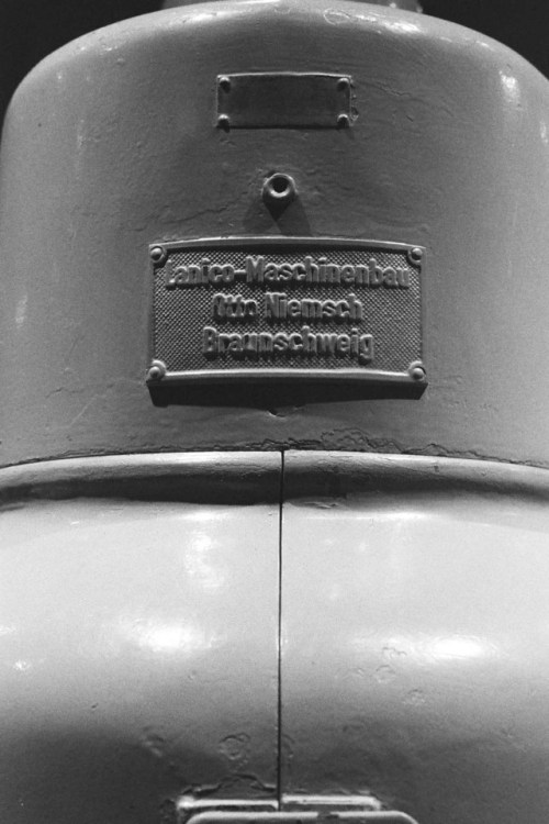 Lanico-Maschinenbau. Manufacturer’s plate (for Martin ;). Interior shot, F2A + HP5+ in ambient
