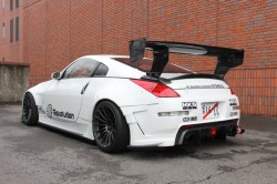 stancenation:  Garage Mak Nissan Z33. //