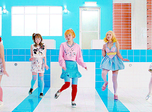 klmwonsik:“Oh you’re always like “love is game”, You say it’s light and easily enjoyed. Why do you keep saying these bad things, trying to avoid me? RUSSIAN ROULETTE (2016), RED VELVET