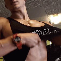steroidslut:  muscleobsessive:Marek’s freaky