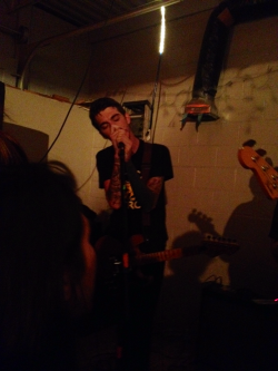 fuckyeahitsruby:  Barry Johnson from Joyce manor  @ the gas works (RIP)