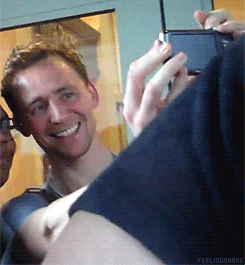 sherekahnsgirl:  lokihiddleston: Tom Hiddleston with fans Bonus :   Look at the