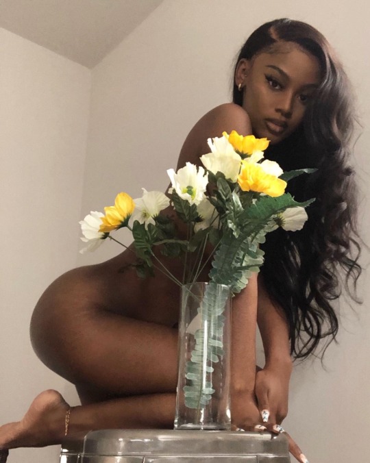dollsofbeauty:slayomicuntbell:Credit for the beautiful picture goes to @/tesiar on
