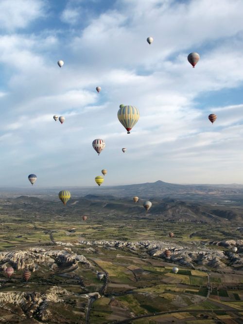 aerialandlandscapes:  Sunrise Balloon Ride in Cappadocia, Turkey Source: https://imgur.com/yfkjQdn