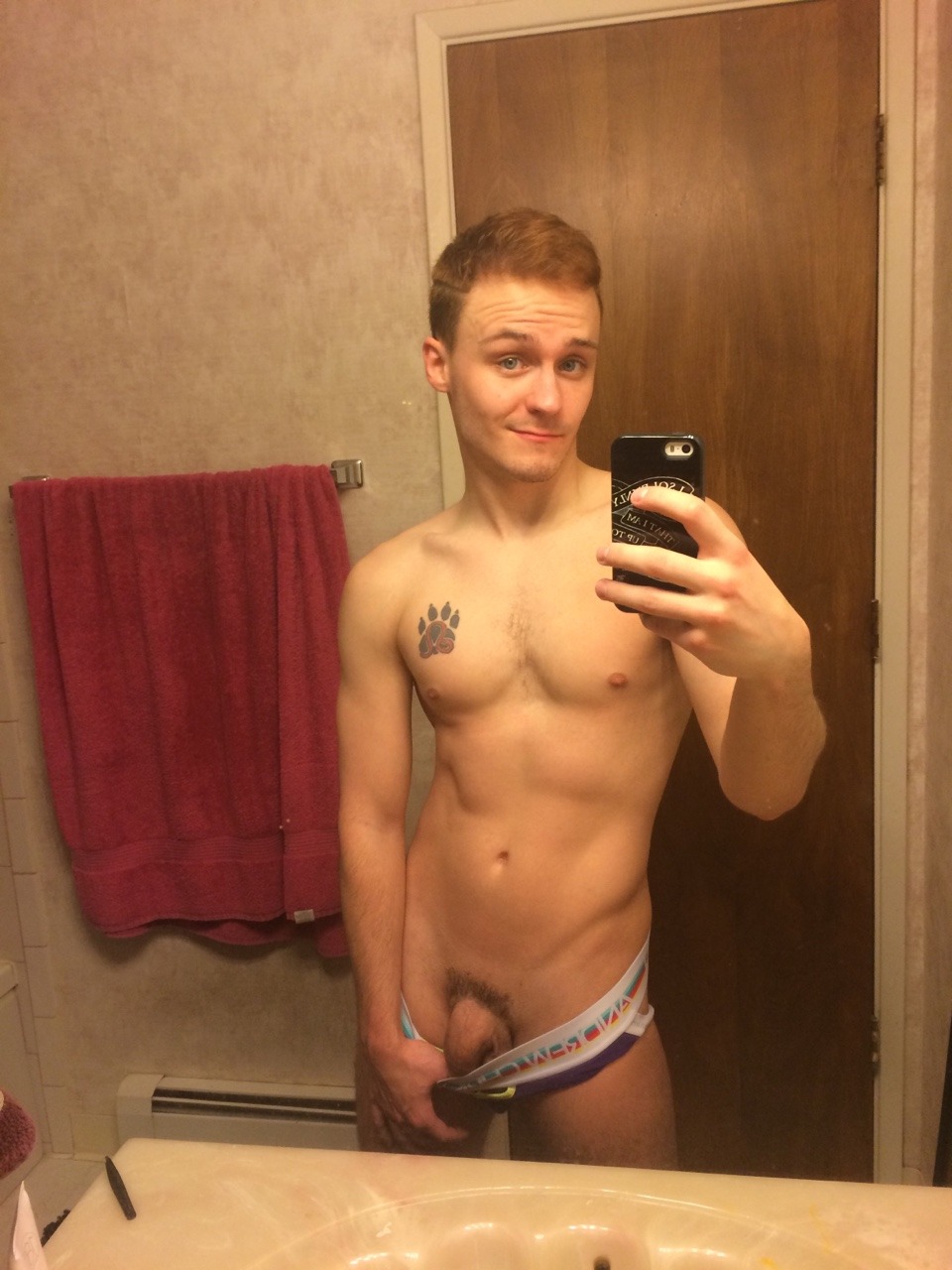 andrewchristian:  doodlehobbit:First time really gettin to work out since being sick!