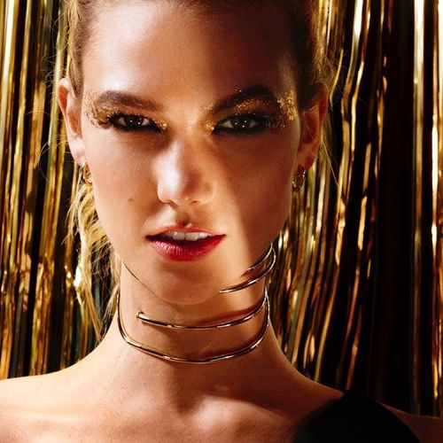 sunshinekarliekloss:lorealmakeup: MEET @karliekloss TODAYwe will be waiting for you at the Boutique,