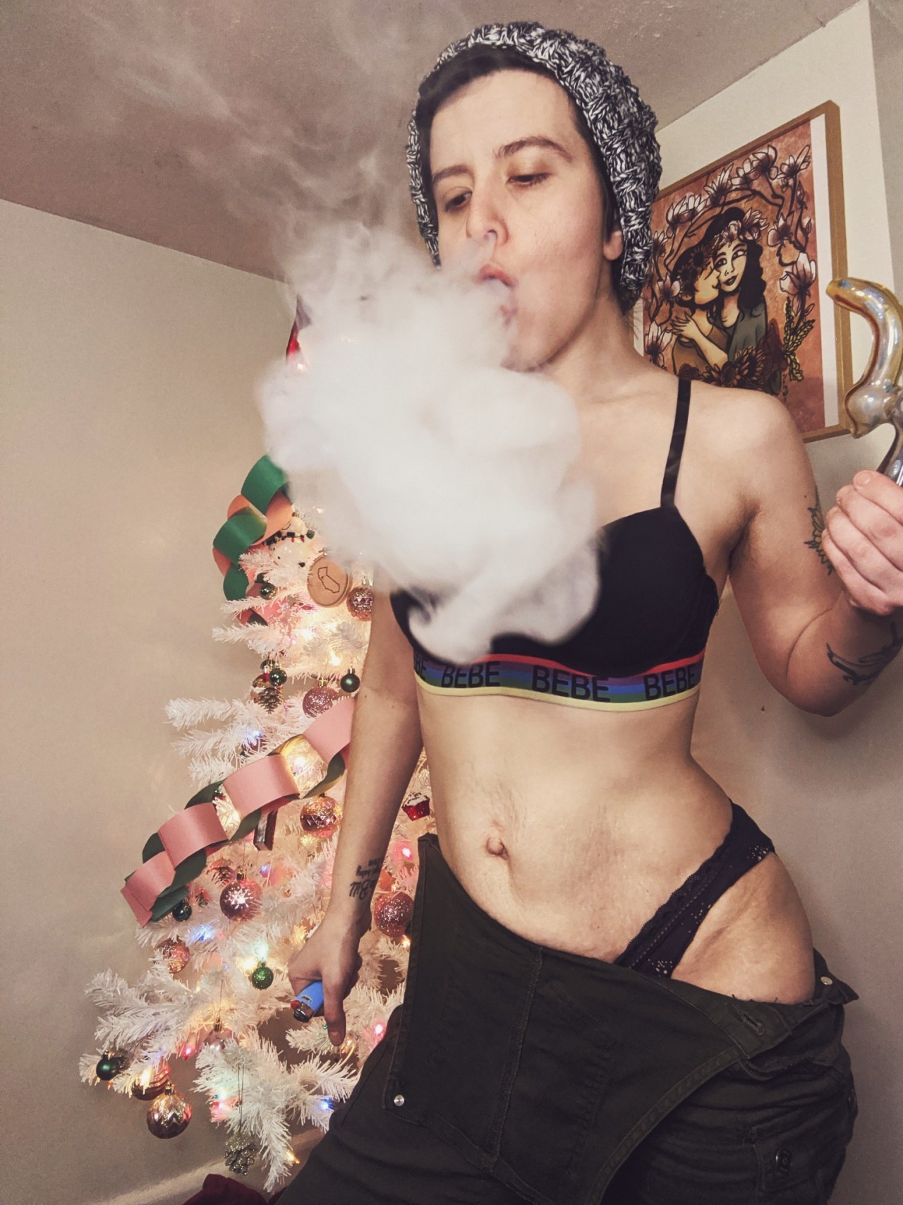 gabbigabriella:Smoking to fix my tummy ache porn pictures