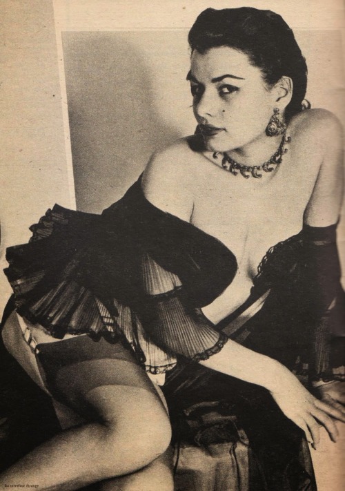 trixietreats:  Au carrefour étrange:  Flirt Volume 6 Number 6, December 1953. Frank Bailey (Editor), Reale (Art Director)  