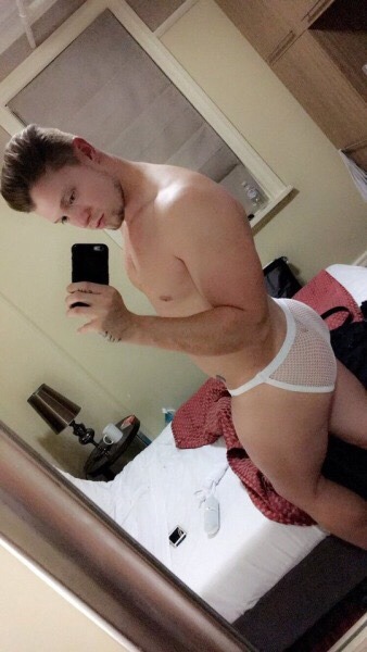 asskingz:  Follow @asskingz for ass 24/7!