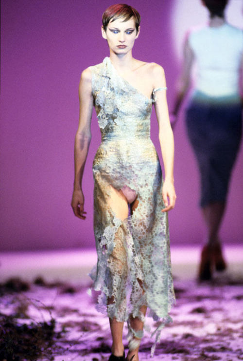 lolaveda: Alexander McQueen “Highland Rape” AW 1995