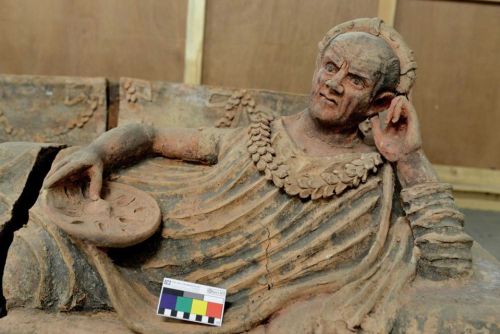 fishstickmonkey:An Etruscan sarcophagus is among stolen ancient artworks that Switzerland has return
