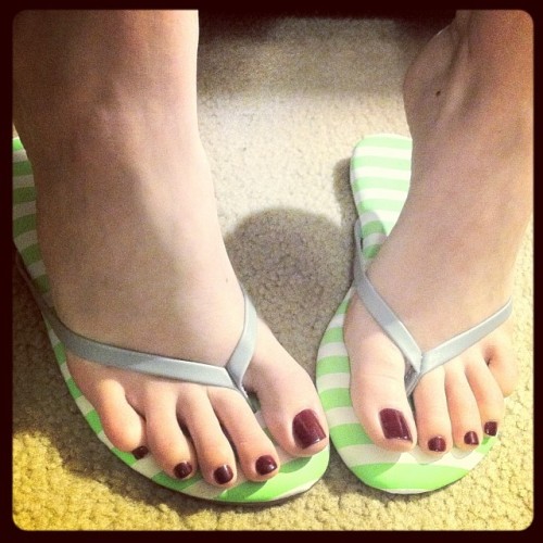 Got these flip-flops today on sale for $2! #redtoes #flipflops #feet