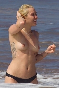 nudewomenweeklyv2:  Miley Cyrus Topless