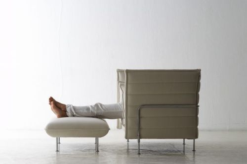 Ronan and Erwan Boroullec, Loveseat, Alcove series for Vitra, 2006/2008. Photo ©Vitra