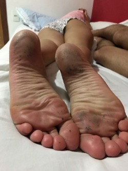 jufeet:  Sniff, jerkoff, cum and leave! I