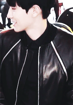 yeollovemebaek:  handsome namja and his lovely dimple ≧ω≦  