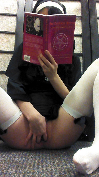 giovannalovesatan:  Hail satan 