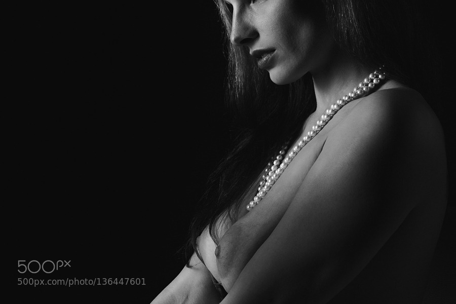 fuckyeahrussianbabes:  pearl necklace by stanuch http://500px.com/photo/136447601