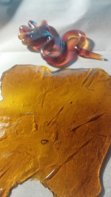 yodamarley:  justfriggineric:  Slab &amp; dabber  I love that dabber. I actually thought it was one of those sticky hands. Lmao