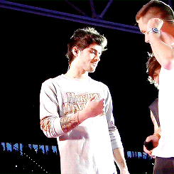 zayncangetsome:  ❤