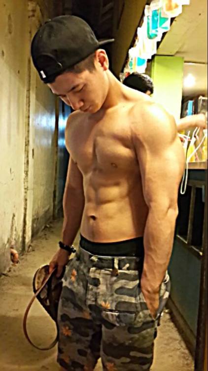 http://gaykoreandude.tumblr.com/post/101374158688