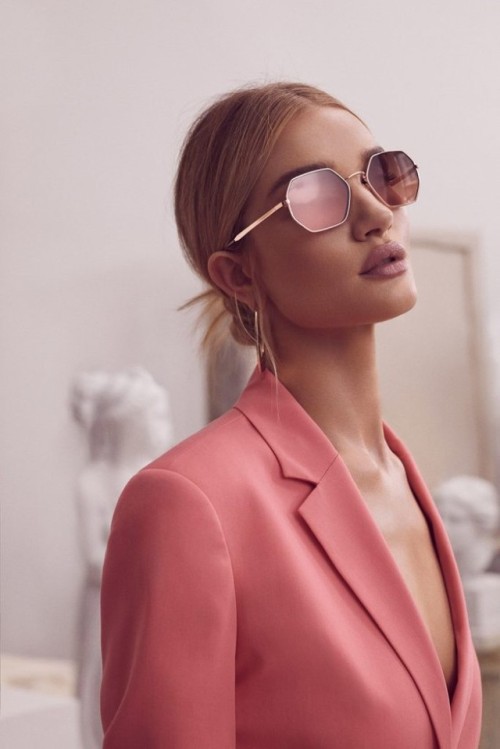 modely-way:Rosie Huntington-Whiteley for BCBGMAXMARIA 2019, shot by Zoey Grossman.