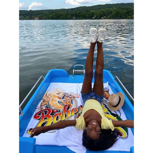 Looking for fancy company? BsPs beach towels got you covered . . . #babespapes #boattour #branding